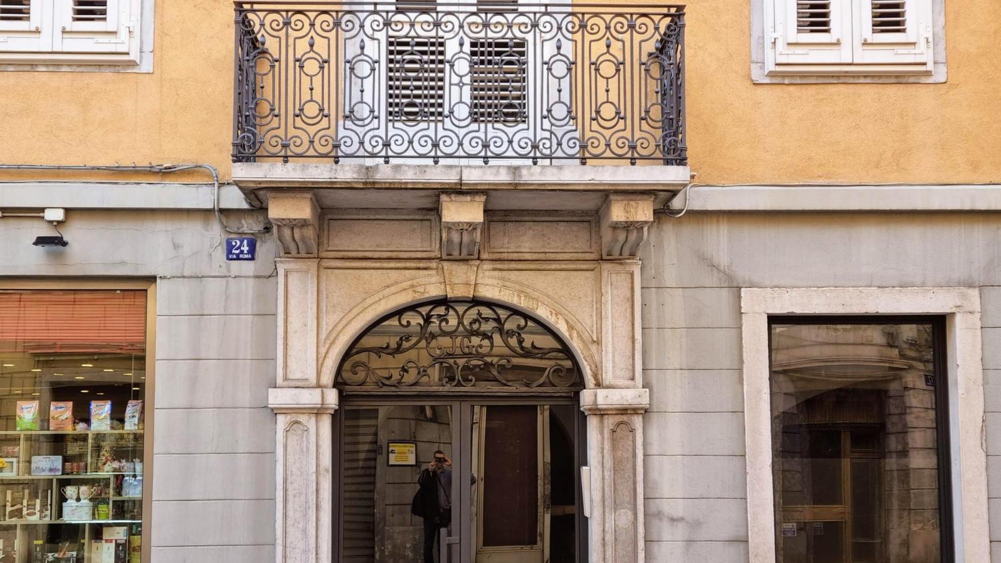 Roma 24 Apartment Trieste Luaran gambar